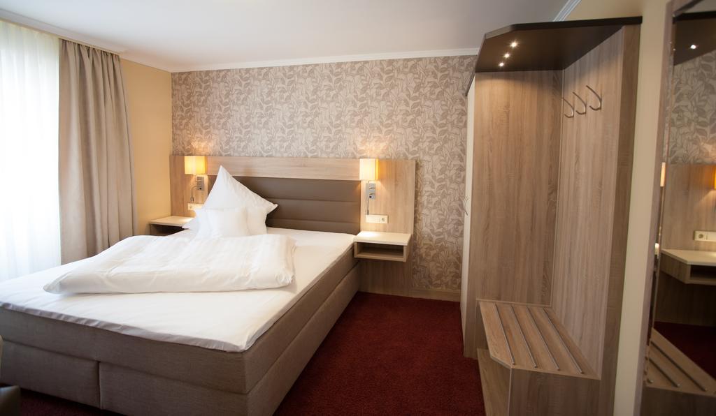 Hotel Restaurant Zur Post Lohfelden Ruang foto