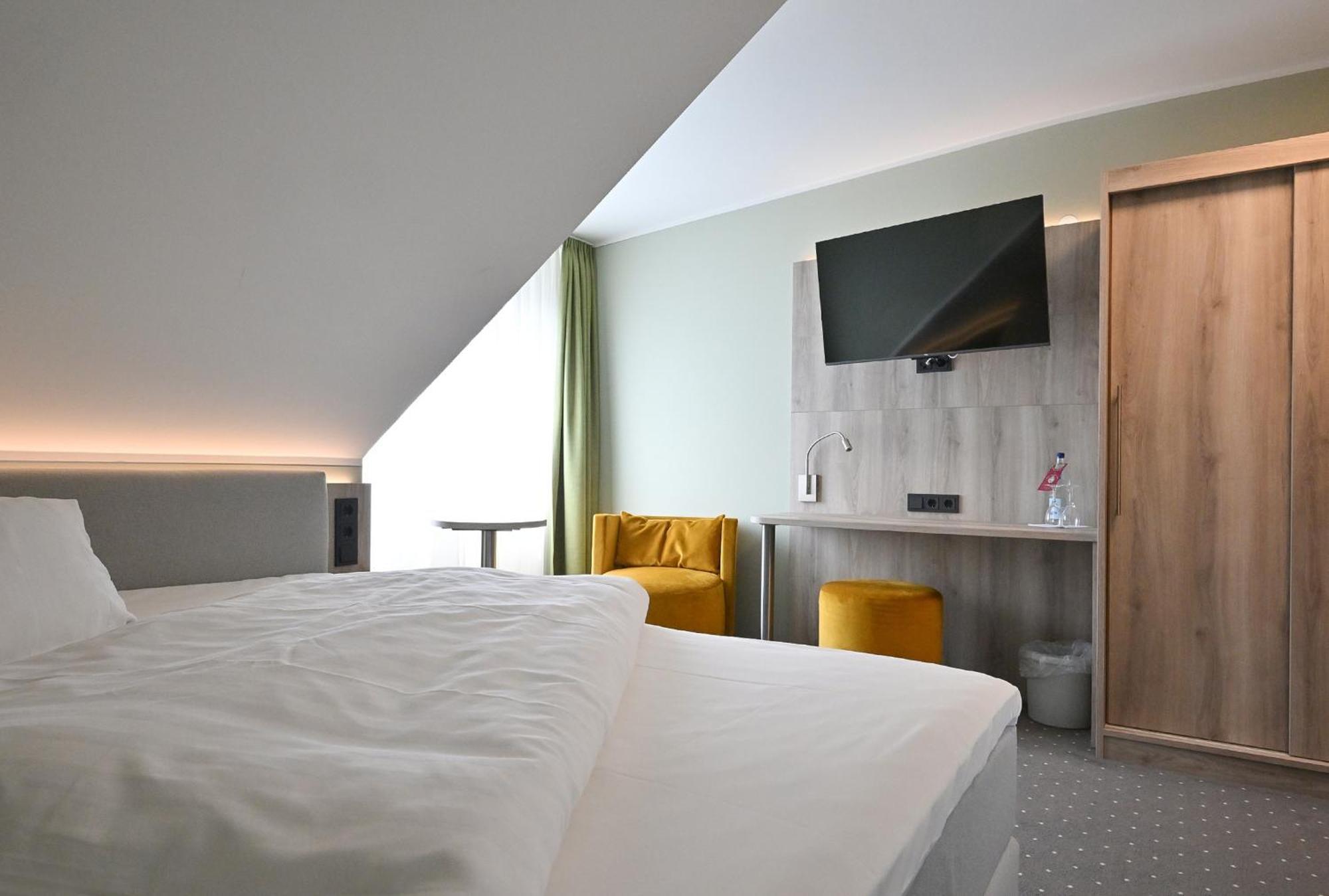 Hotel Restaurant Zur Post Lohfelden Bagian luar foto